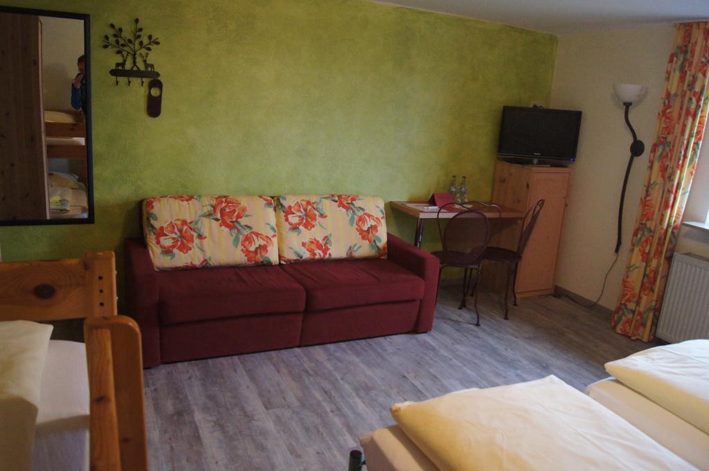 Land-Gast-Hof Walkmuehle Hotel Feuchtwangen Buitenkant foto